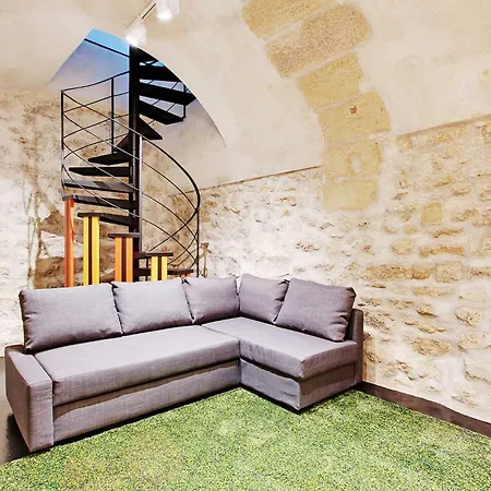 Authentic - 2br-6p - Le Marais Apartment